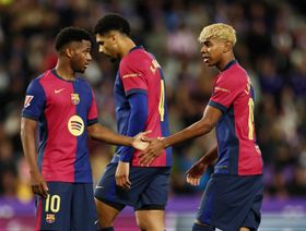 شرطة برشلونة تحقق في جريمة جنسية بمنزل لامين يامال