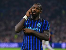 إنتر يتعافى أمام أياكس بفضل ضربتي رأس من ماركوس تورام