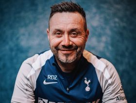 دي زيربي يعتذر لجماهير توتنهام ويحاول إخماد "فتنة غرينوود"