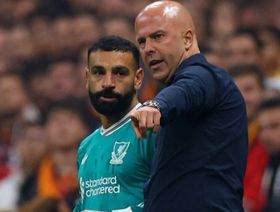 كاراغر يهاجم سلوت: ليفربول أصبح فريقاً لكرة السلة