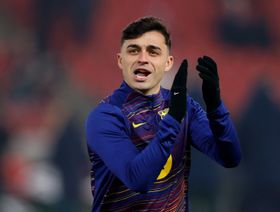 ما هي المباريات التي سيغيب عنها بيدري مع برشلونة بعد إصابته؟