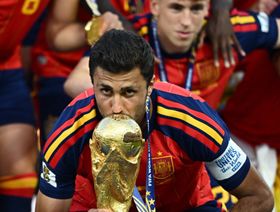 ريال مدريد يبدأ "اتصالاته الرسمية" لضم رودري من مانشستر سيتي