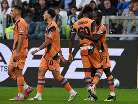 يوفنتوس يتعادل مع أتالانتا ويُهدي نابولي فرصة للابتعاد بقمة الدوري الإيطالي