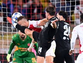 بسبب ركلة جزاء.. لاعب سيتي يتهم داير بالتمثيل والإنجليزي يرد