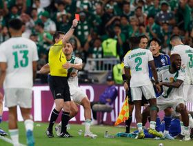 بعد "نطحة زيدان".. "اعتذار شديد" من زكريا هوساوي للأهلاوية