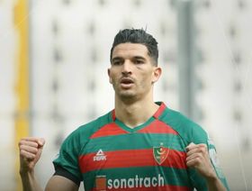 شاهد.. المولودية يحسم ديربي الجزائر ويقترب من حسم الدوري