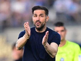 فابريغاس يفتح الباب لتدريب ريال مدريد: لا أملك خطوطاً حمراء