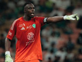 إدوارد ميندي الأفضل ورياض محرز بين الأسوأ في مباراة الأهلي وضمك