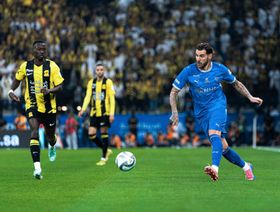 بسبب 20 عبوة مياه.. غرامة كبيرة على الاتحاد بعد الخسارة أمام الهلال