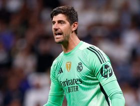 كورتوا يحتفل بمباراته رقم 300 مع ريال مدريد ويتحدى برشلونة