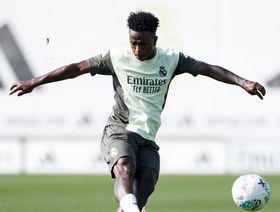 وكيل فينيسيوس يعتبره "مثالاً متكاملاً للنجاح والمكانة الاجتماعية"