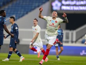 شاهد.. ضمك يهزم الأخدود وينعش آماله في البقاء بدوري روشن السعودي