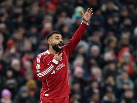 جيرارد أسطورة ليفربول يطالب صلاح بالتراجع عن تصريحاته