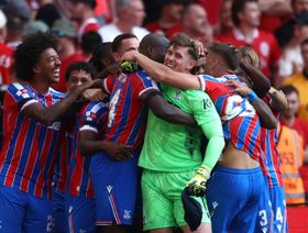 هندرسون: غياب كريستال بالاس عن الدوري الأوروبي خسارة للبطولة