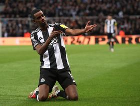 كيف سينفق نيوكاسل مبلغاً قياسياً من بيع إيزاك؟