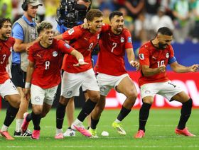 شاهد.. مصر تواصل رحلة إعجازية بالفوز على أستراليا بركلات الترجيح وتبلغ دور الـ16