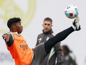 مدرب ليون يلمّح إلى رغبته في ضمّ إندريك من ريال مدريد