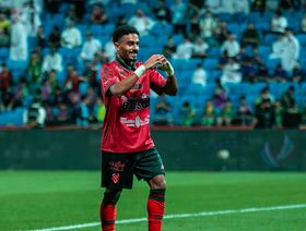 شاهد.. الخليج ينتزع التعادل من الخلود في الدقيقة 86