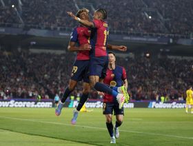 تشكيلة برشلونة المتوقعة ضد ألافيس.. أول ظهور لـ"الثلاثي الناري"؟