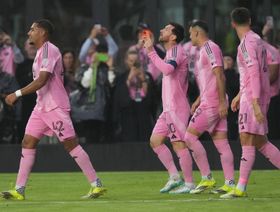 ليونيل ميسي ينضمّ إلى كريستيانو رونالدو في نادي الـ900 هدف