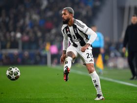 دوغلاس لويز يعود للدوري الإنجليزي الممتاز من بوابة نوتنغهام