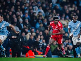 مهاجم نوتنغهام تايو أونيي: مباراة ودية أنهت مسيرتي كمدافع