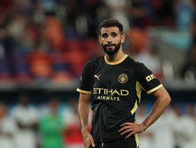 يوفنتوس يجدد اهتمامه بالجزائري آيت نوري لاعب مانشستر سيتي