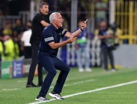 شاهد| مورينيو: انتقاد لعب بنفيكا الدفاعي؟.. لعبت ضد برشلونة بــ 10 مدافعين