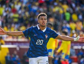 ثنائية دوي تقود فرنسا لفوز ودي جديد على كولومبيا