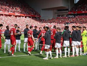 شاهد.. أرسنال يفي بوعده ويمنح ليفربول ممراً شرفياً