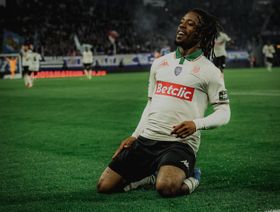 إيلي واهي يقود نيس لنهائي كأس فرنسا على حساب ستراسبورغ