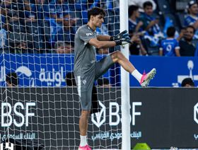 استبعاد ياسين بونو للإصابة قبل دقائق من لقاء الهلال ونيوم