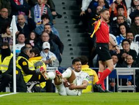 ضربة قوية لريال مدريد.. بيلينغهام يتعرض لإصابة ويخرج باكياً