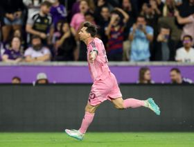 شاهد.. ميسي يسجل هدفين من خارج منطقة الجزاء في شباك أورلاندو