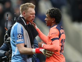 غضب عارم في نيوكاسل من حكم مواجهة برشلونة بسبب لامين يامال