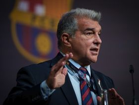 جوان لابورتا رئيس برشلونة متهم بالاحتيال