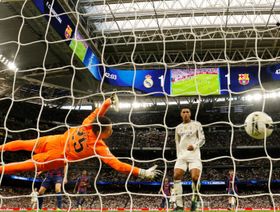 جود بيلينغهام يستعين بـ"ألفيس بريسلي" للرد على لامين يامال