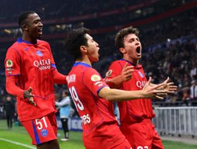 شاهد.. باريس سان جيرمان يفوز على ليون بهدف قاتل في "ليلة برتغالية"