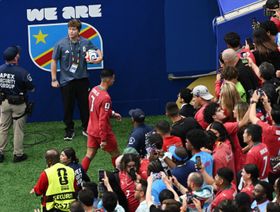 هل يرضخ مدرب البرتغال للمنتقدين ويُجلس رونالدو بديلاً بكأس العالم؟