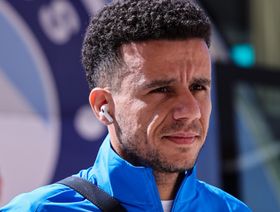 شاهد.. مهاجم بيراميدز يهدر أغرب فرصة في الدوري المصري