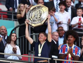 غلاسنر يفاجئ إدارة كريستال بالاس بهذا الطلب بعد التتويج بدرع المجتمع