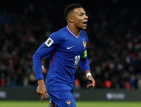 كيليان مبابي يعادل رقماً تاريخياً لميسي بعد أفضل سلسلة أهداف بمسيرته