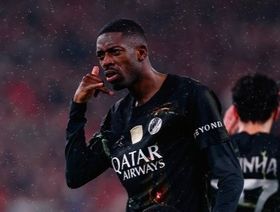 مكالمة هاتفية تُسقِط ليفربول على يد ديمبيلي بدوري الأبطال