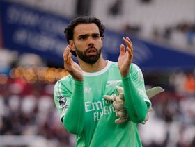 ديفيد رايا يحصد جائزة أفضل حارس في الدوري الإنجليزي الممتاز