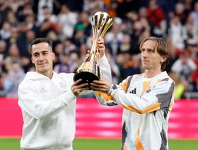 ريال مدريد يعتزم تجديد عقدي مودريتش وفاسكيز "لأسبوعين فقط"