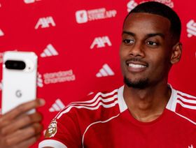 إيزاك يشكر نيوكاسل رغم رحيله البارد نحو ليفربول