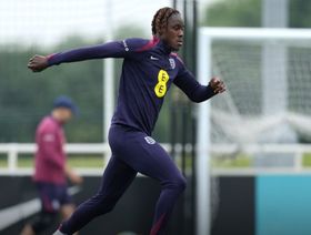 استدعاء تشالوباه وحارس مانشستر سيتي لمنتخب إنجلترا