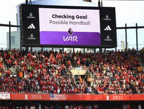 أندية الدوري الإنجليزي تحسم قرارها بشأن مشروع إلغاء "VAR"