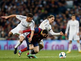 قبل تشابي ألونسو.. من سبق له اللعب مع ريال مدريد وتدريبه؟
