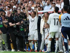 احتراماً لريال مدريد.. مودريتش يؤجل الفحص الطبي في ميلان